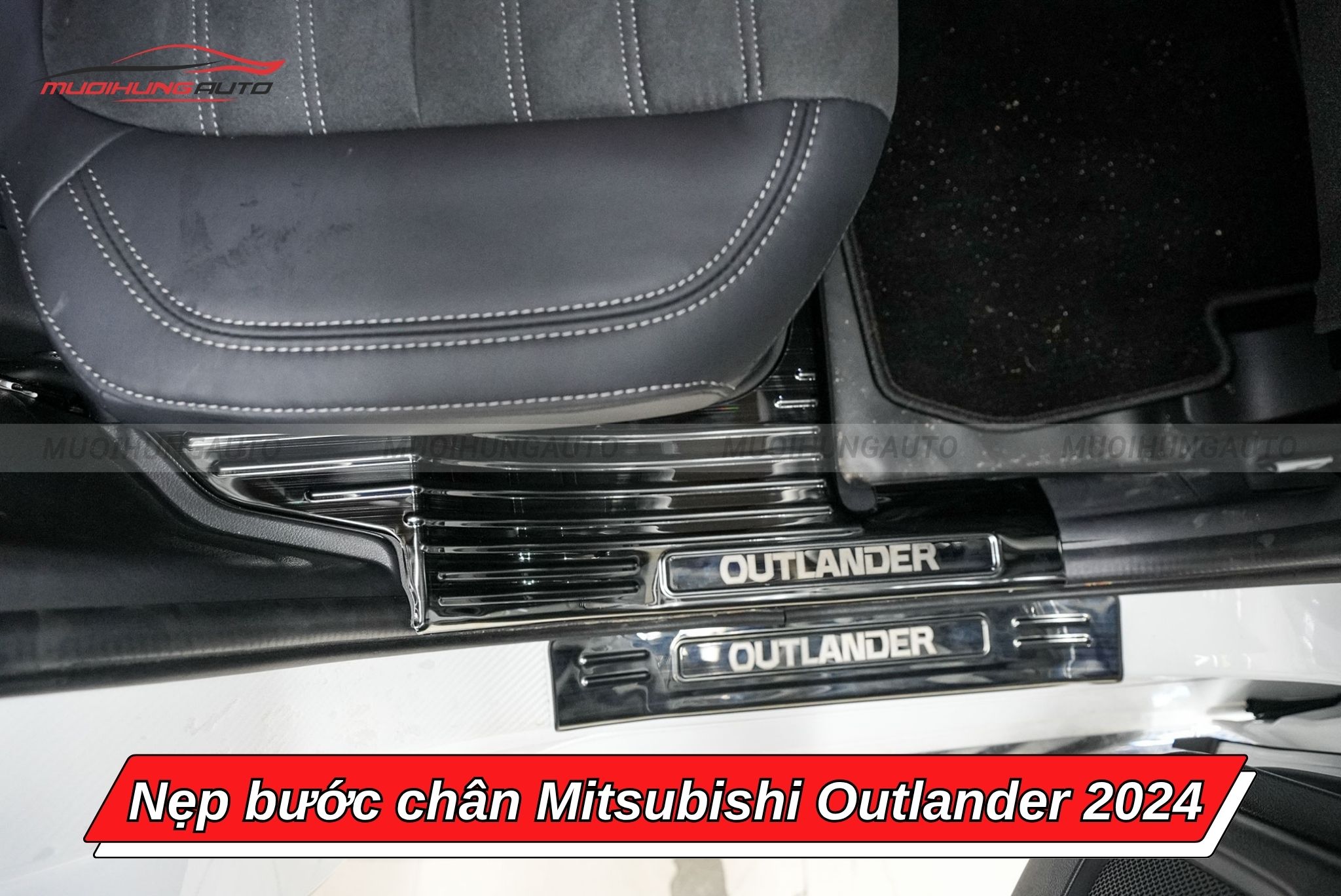 Nẹp bậc lên xuống xe ô tô Mitsubishi Outlander 2024