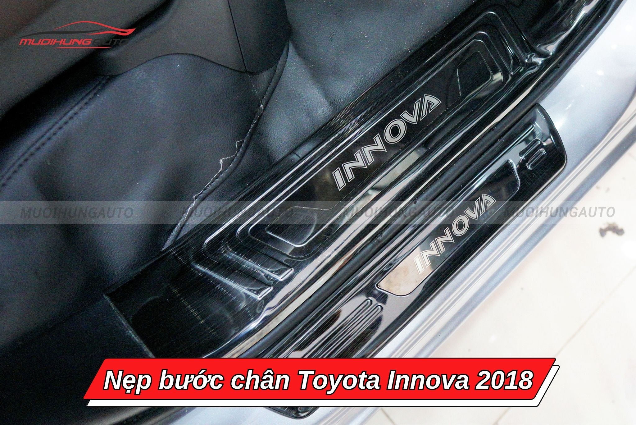 Nẹp bậc lên xuống xe ô tô Toyota Innova 2018