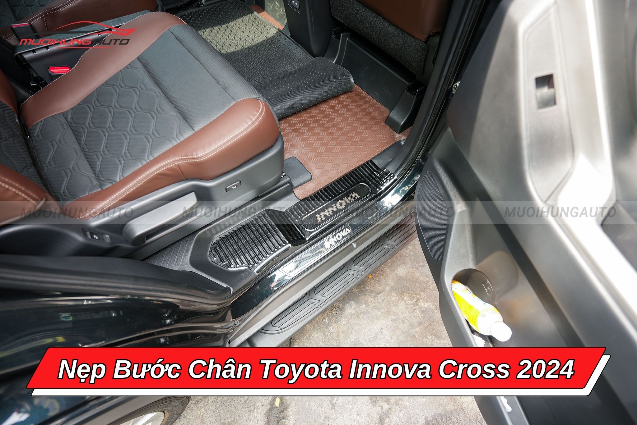 Nẹp bậc lên xuống xe Toyota Innova Cross 2024
