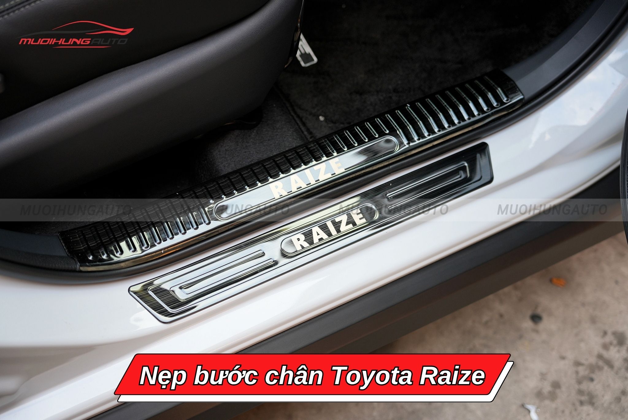 Nẹp bước chân cho Toyota Raize