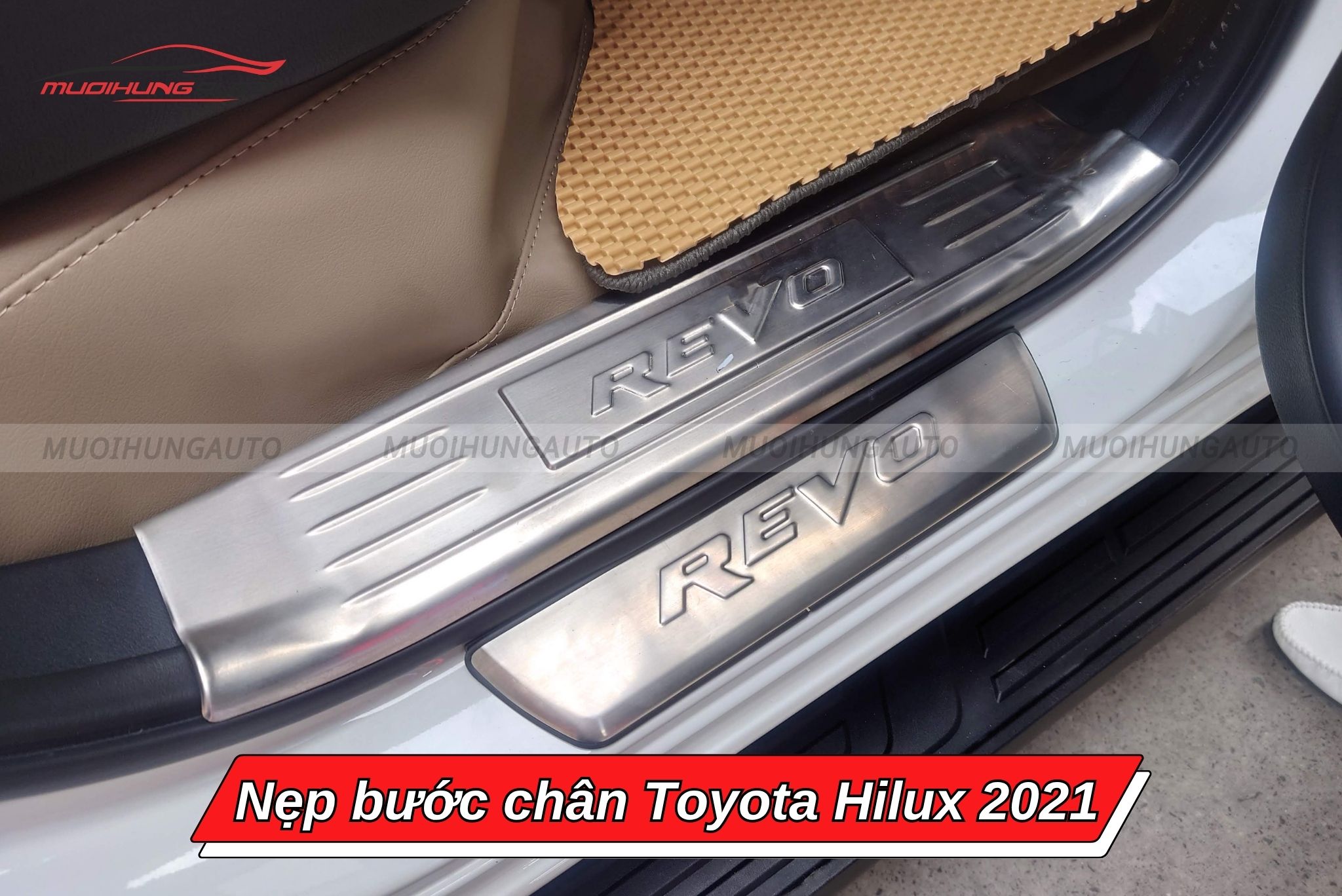 Nẹp bước chân cho xe Toyota Hilux 2021