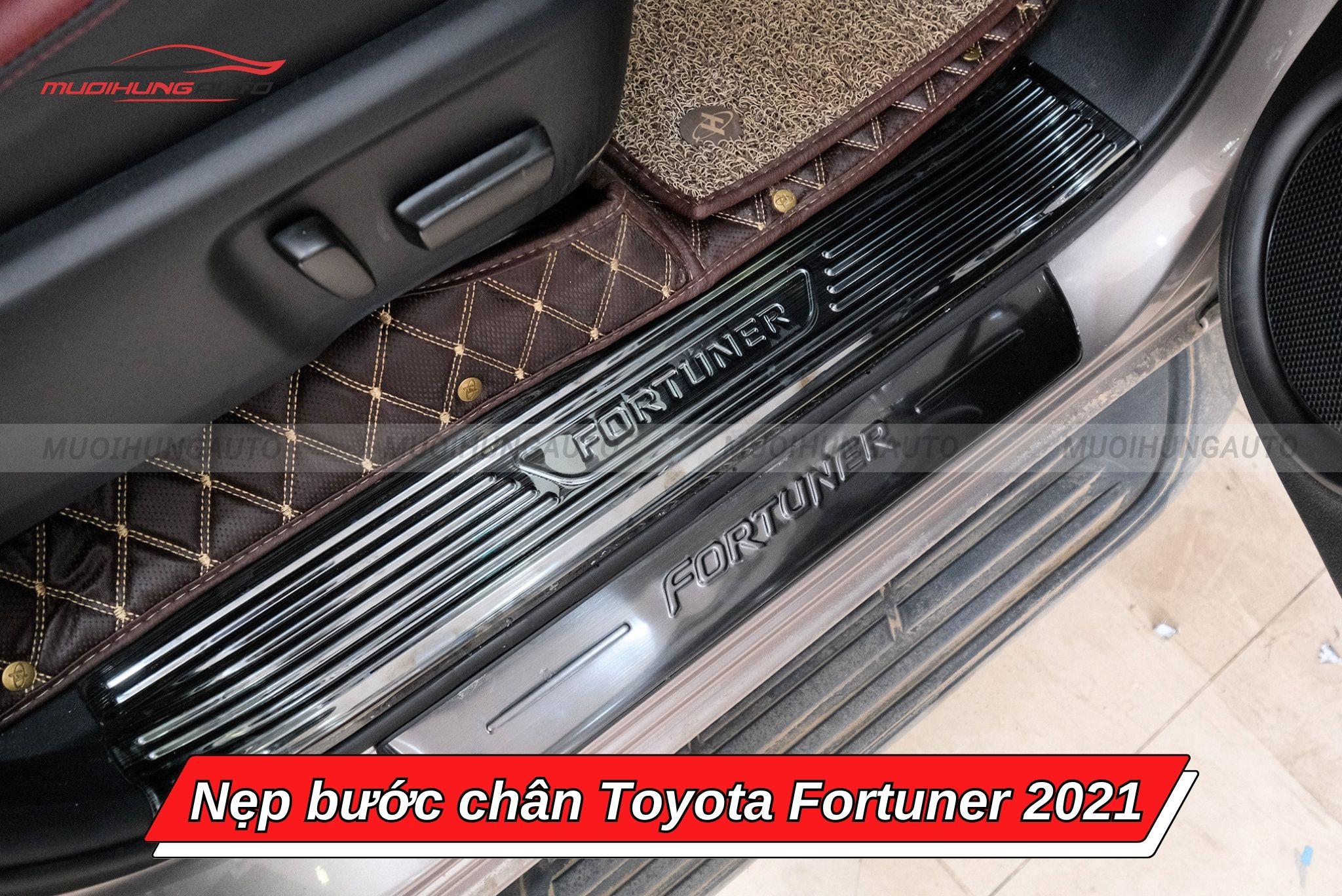 Nẹp bước chân ô tô Toyota Fortuner 2021