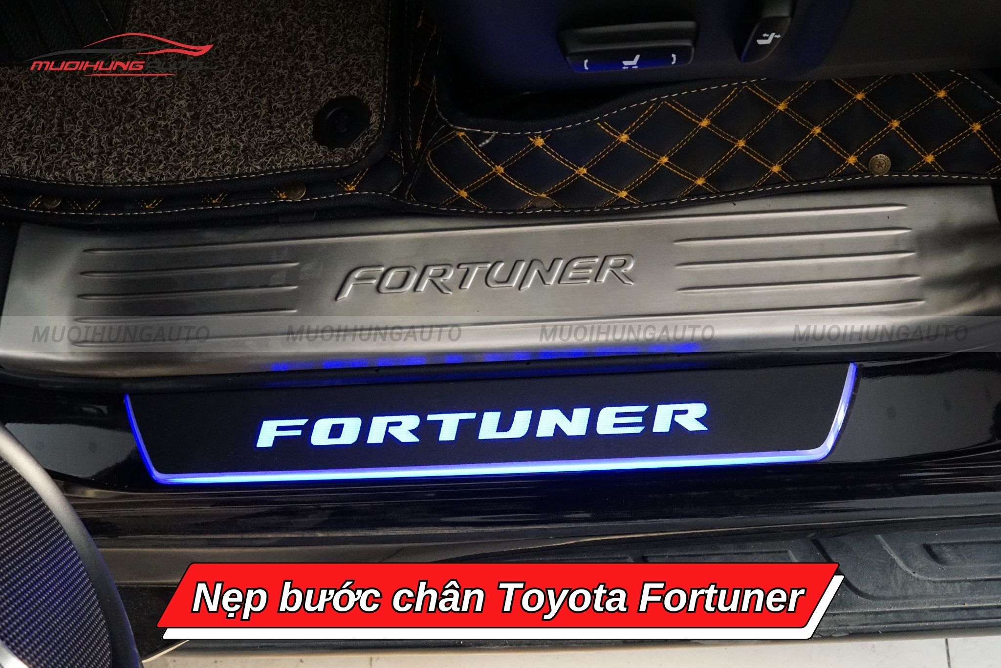 Nẹp bước chân ô tô Toyota Fortuner