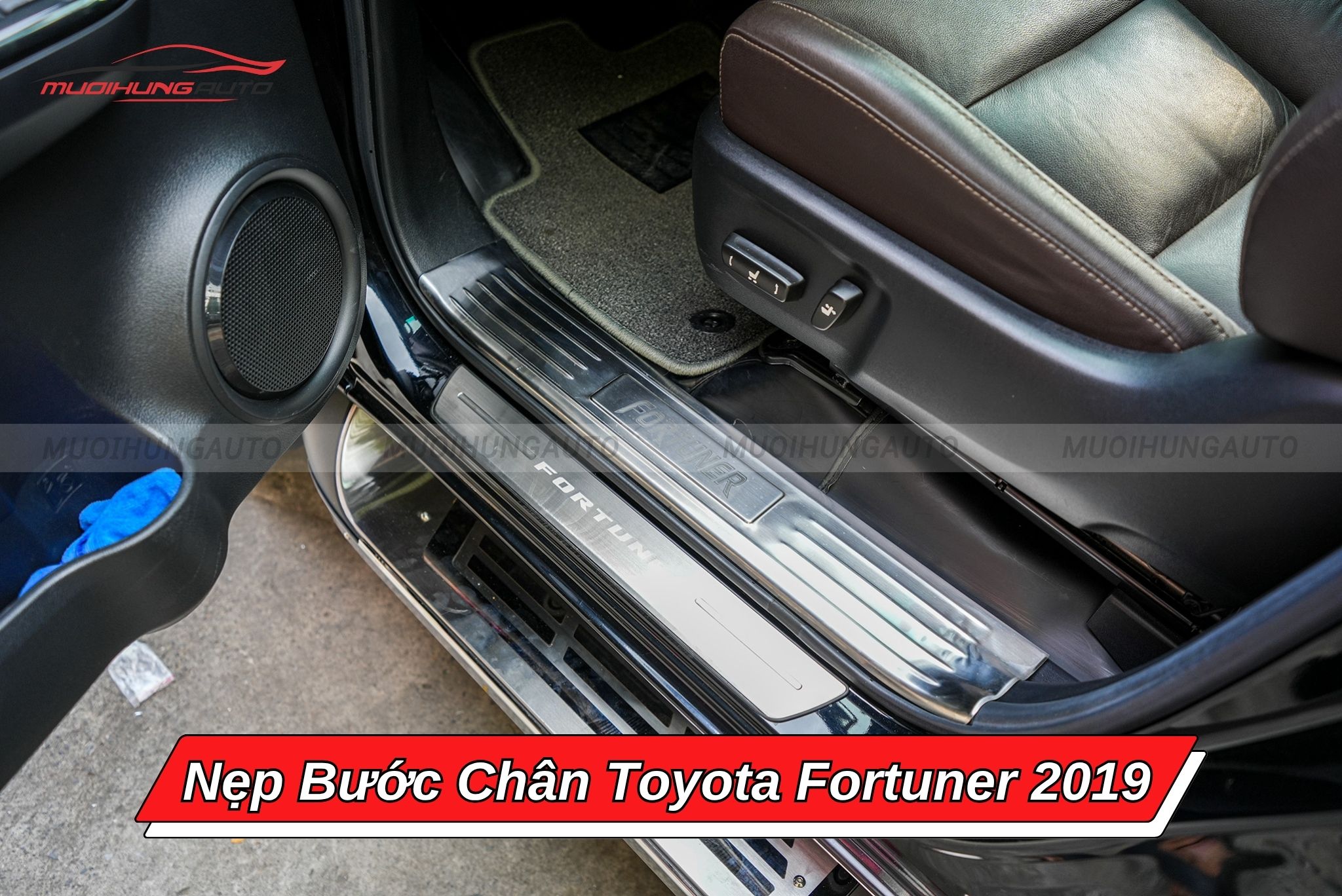 Nẹp bước chân Toyota Fortuner 2019