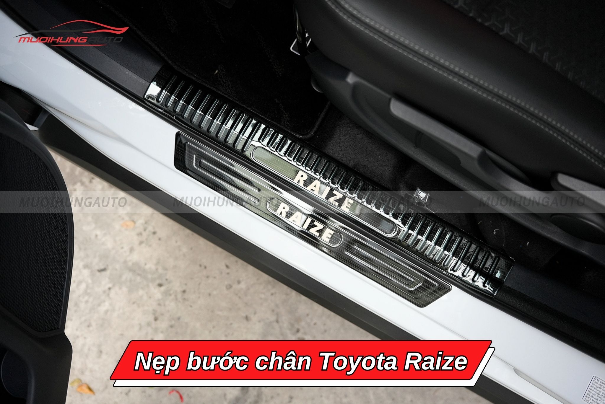 Nẹp bước chân Toyota Raize