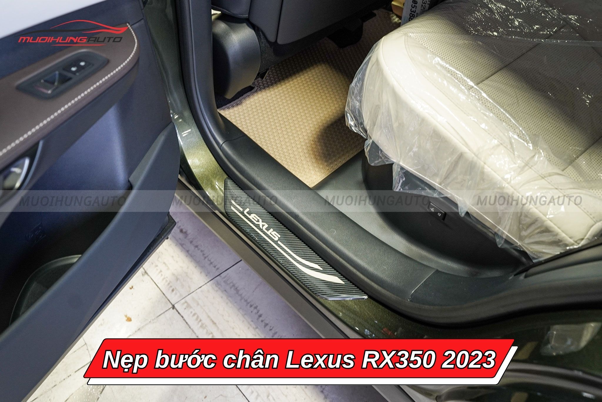 Nẹp bước chân xe ô tô Lexus RX350 2023