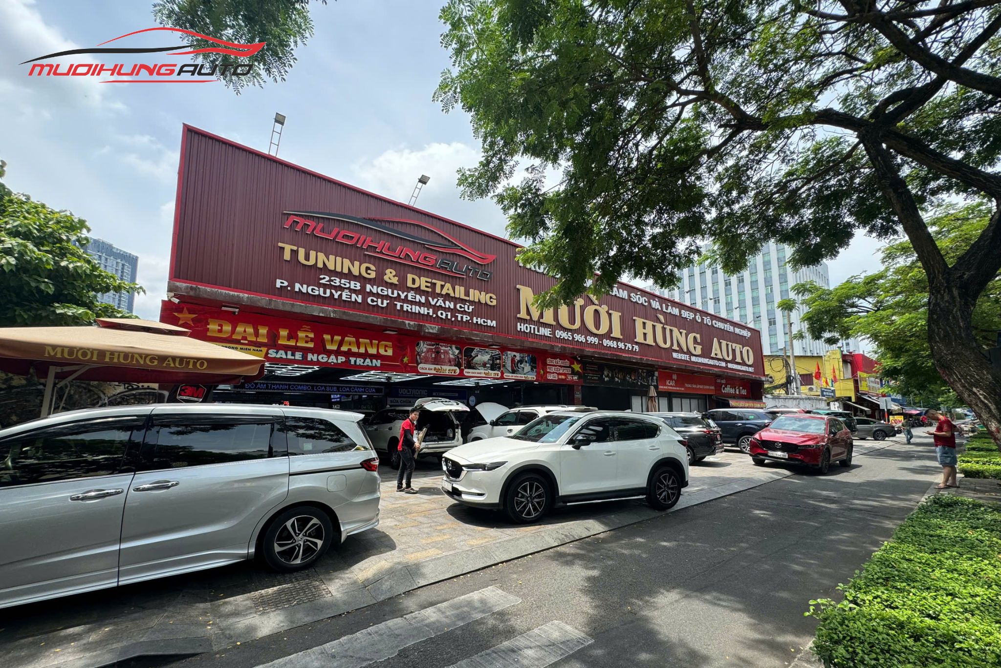 Mười Hùng Auto - Địa chỉ lắp cốp nóc Pentair cho xe Mercedes GLC300 uy tín