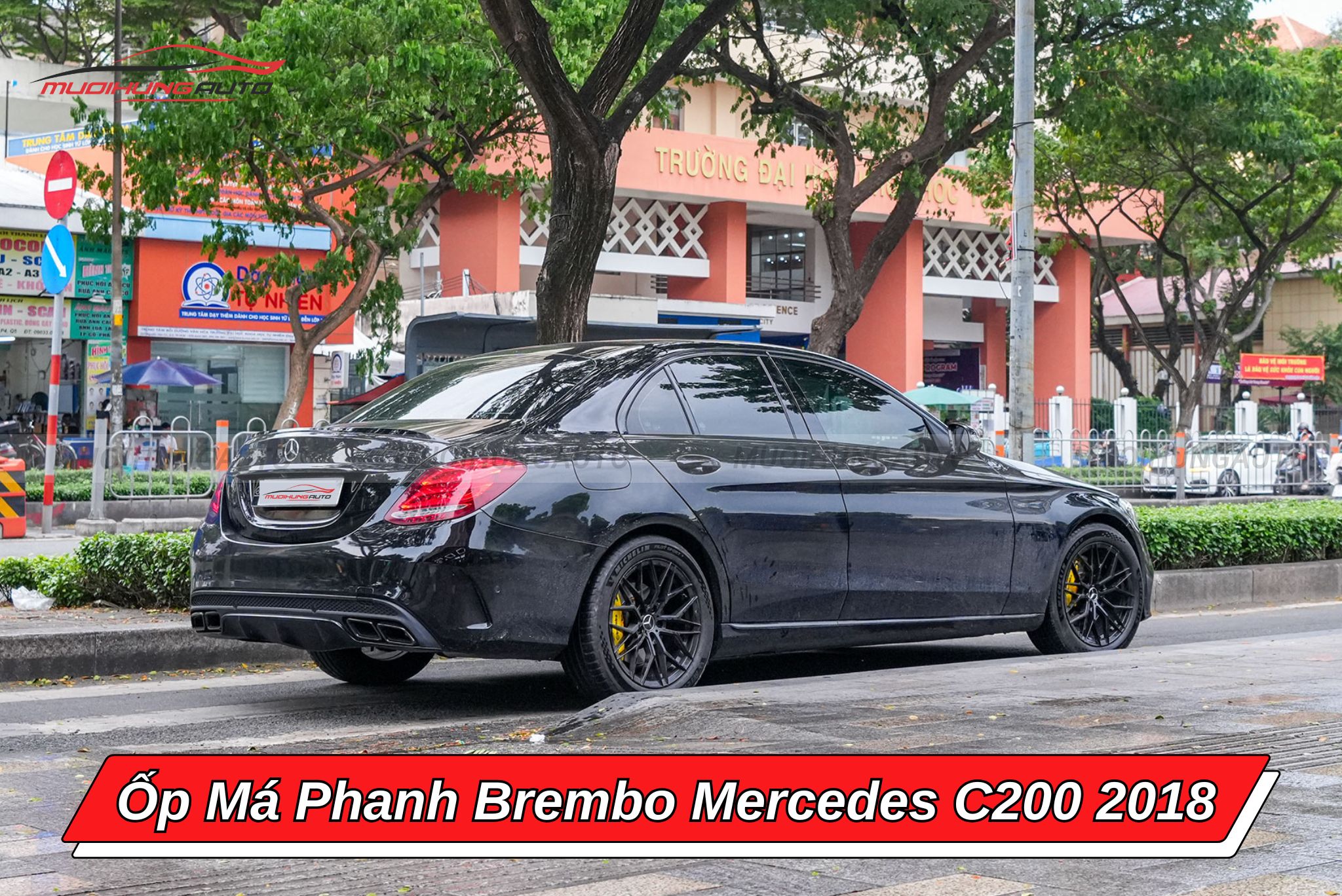Ốp chân phanh Brembo Mercedes C200 2018
