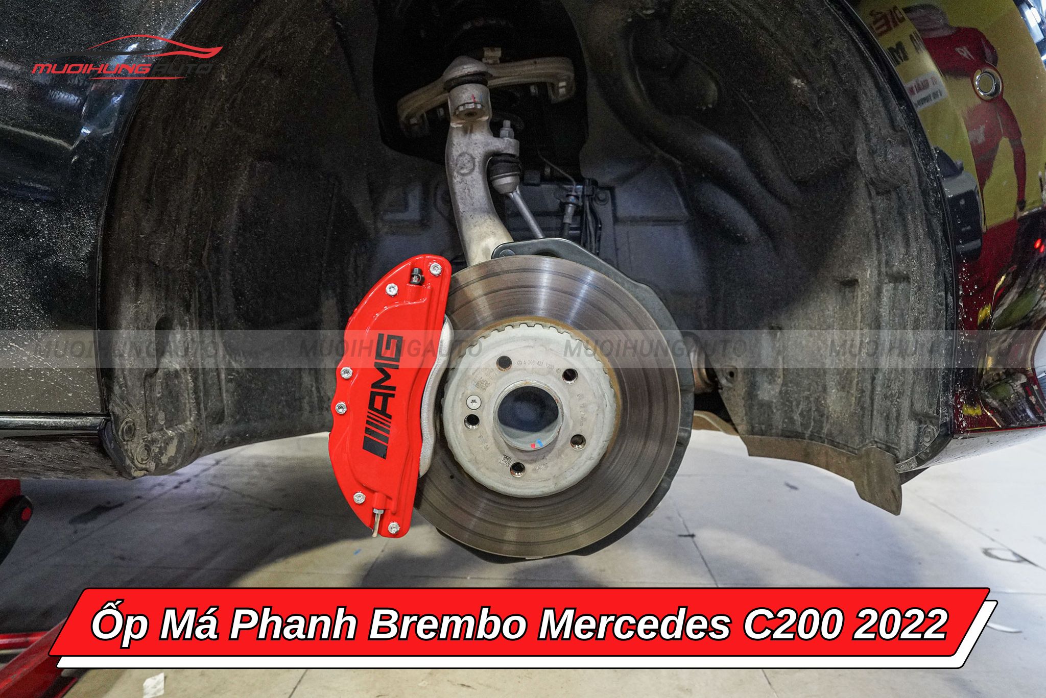 Ốp chân phanh Brembo Mercedes C200 2022