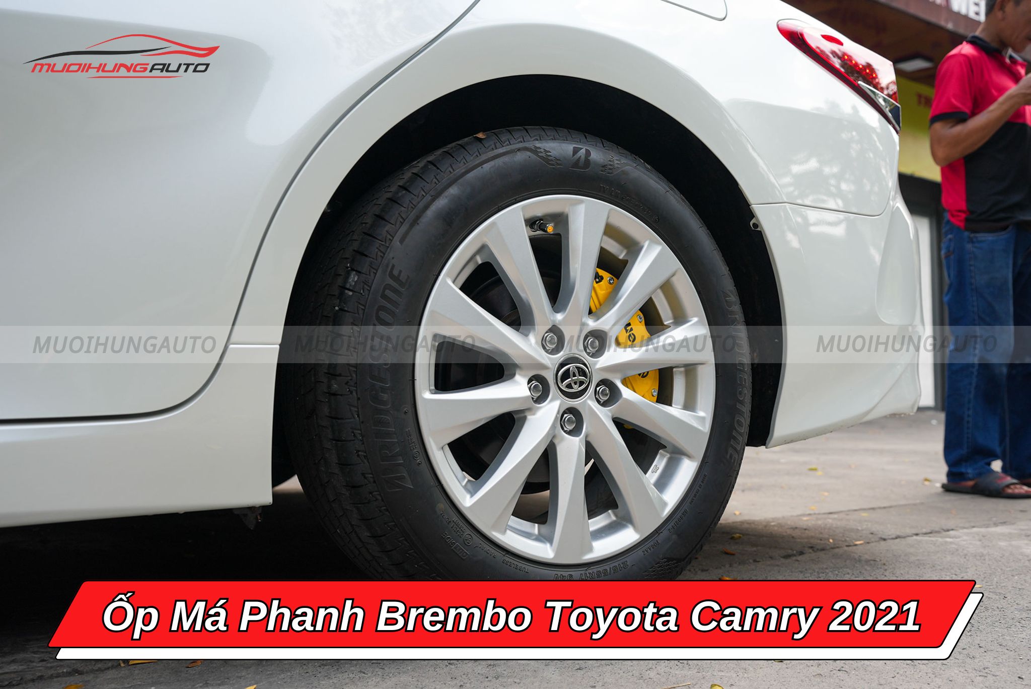 Ốp chân phanh Brembo ô tô Toyota Camry 2021