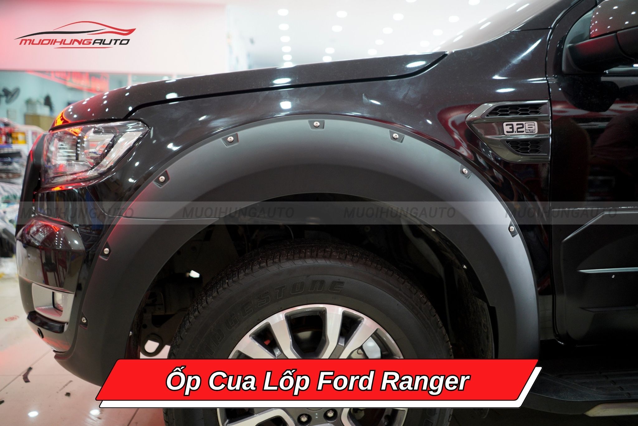 Ốp cua lốp Ford Ranger