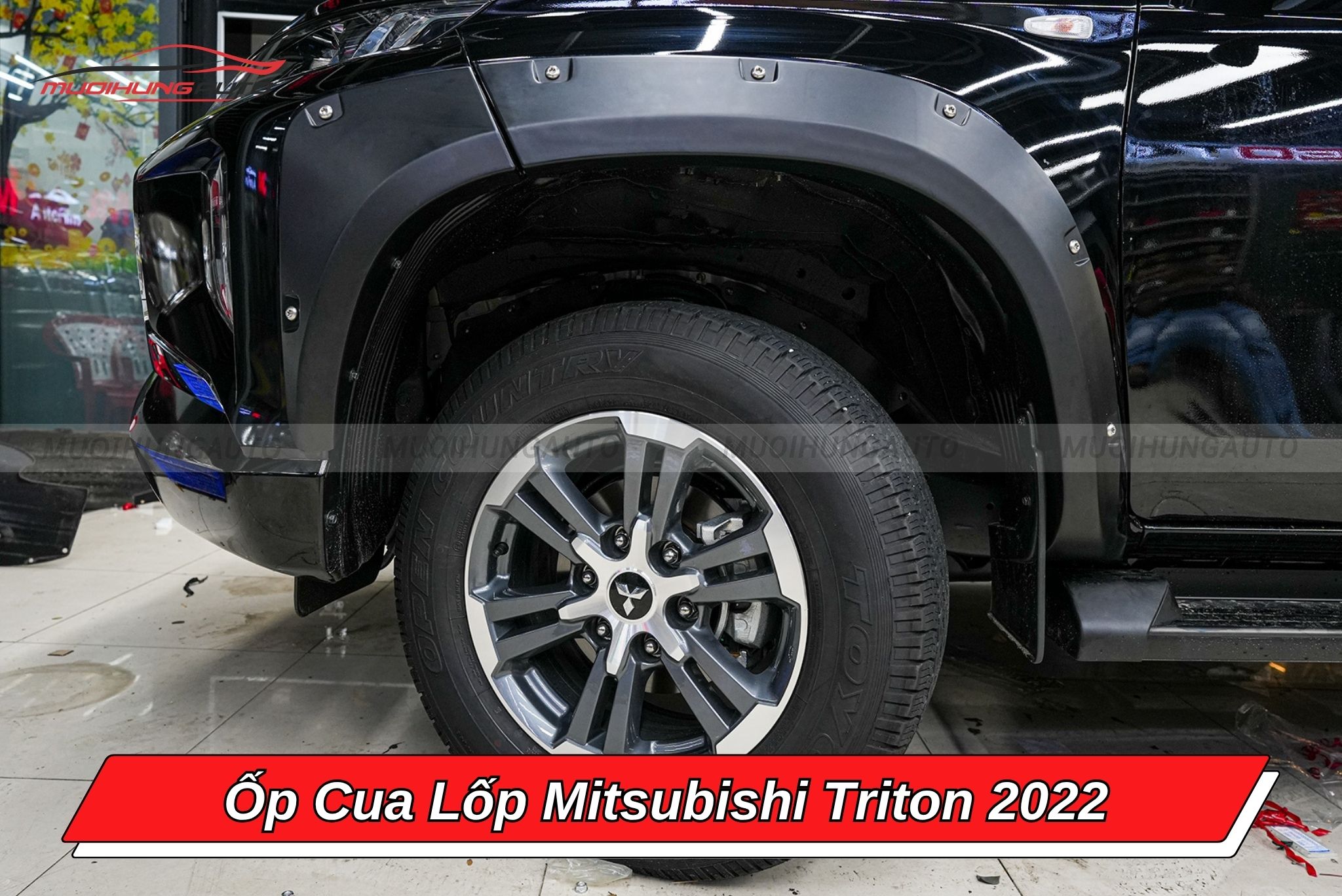 Ốp cua lốp Mitsubishi Triton 2022