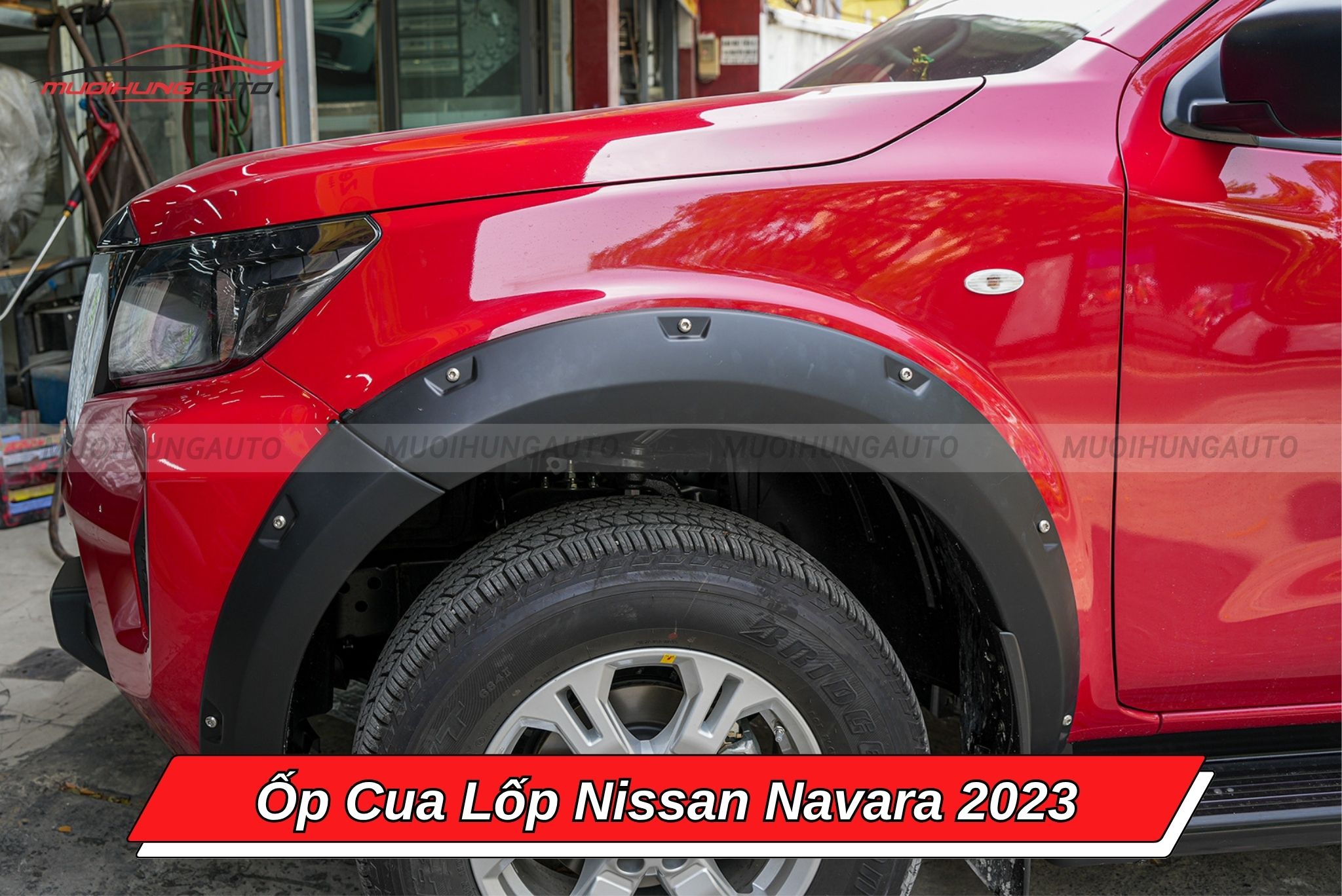 Ốp cua lốp Nissan Navara 2023