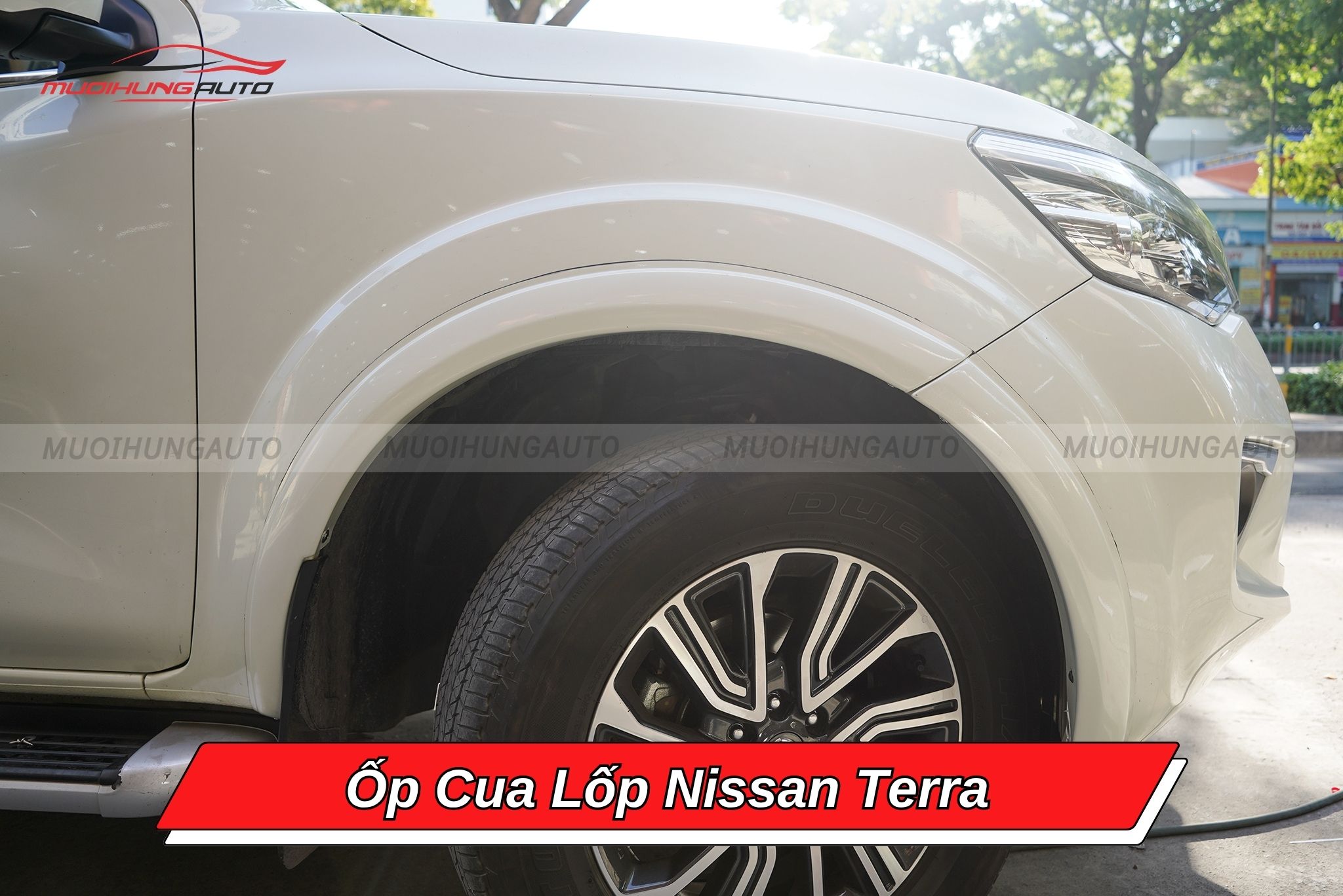 Ốp cua lốp Nissan Terra