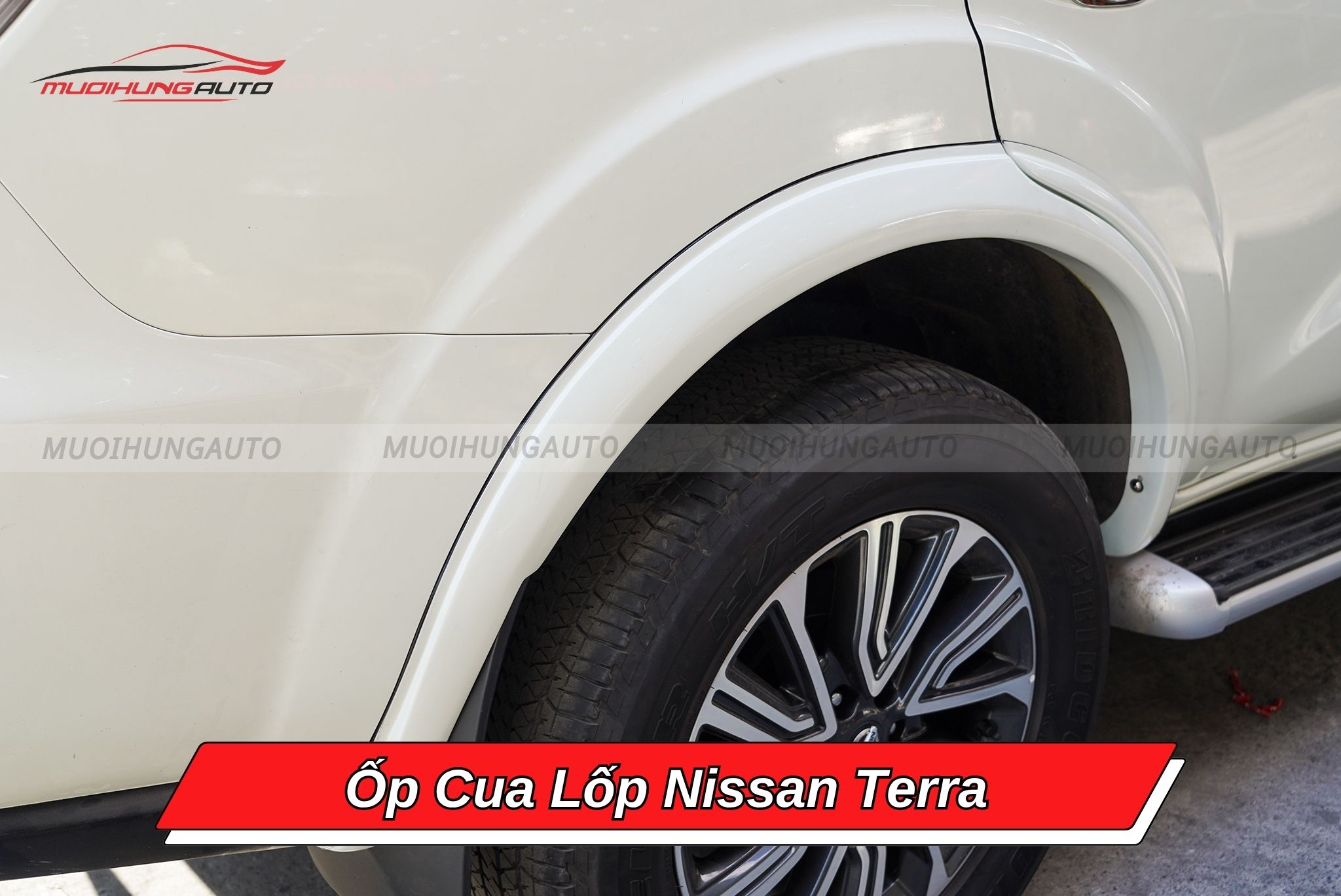Ốp cua lốp ô tô Nissan Terra