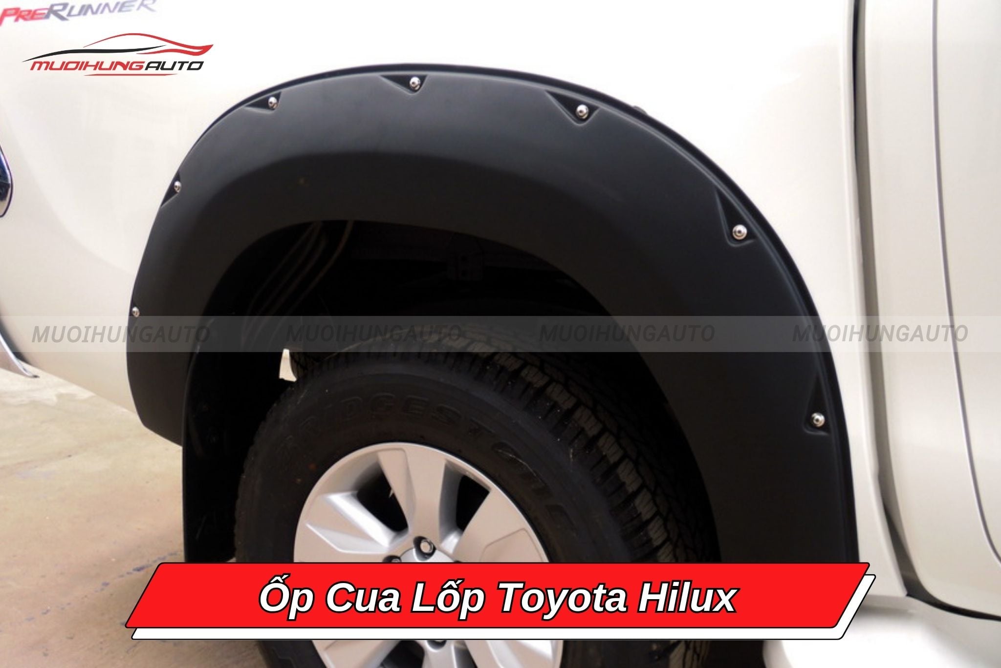 Ốp cua lốp ô tô Toyota Hilux