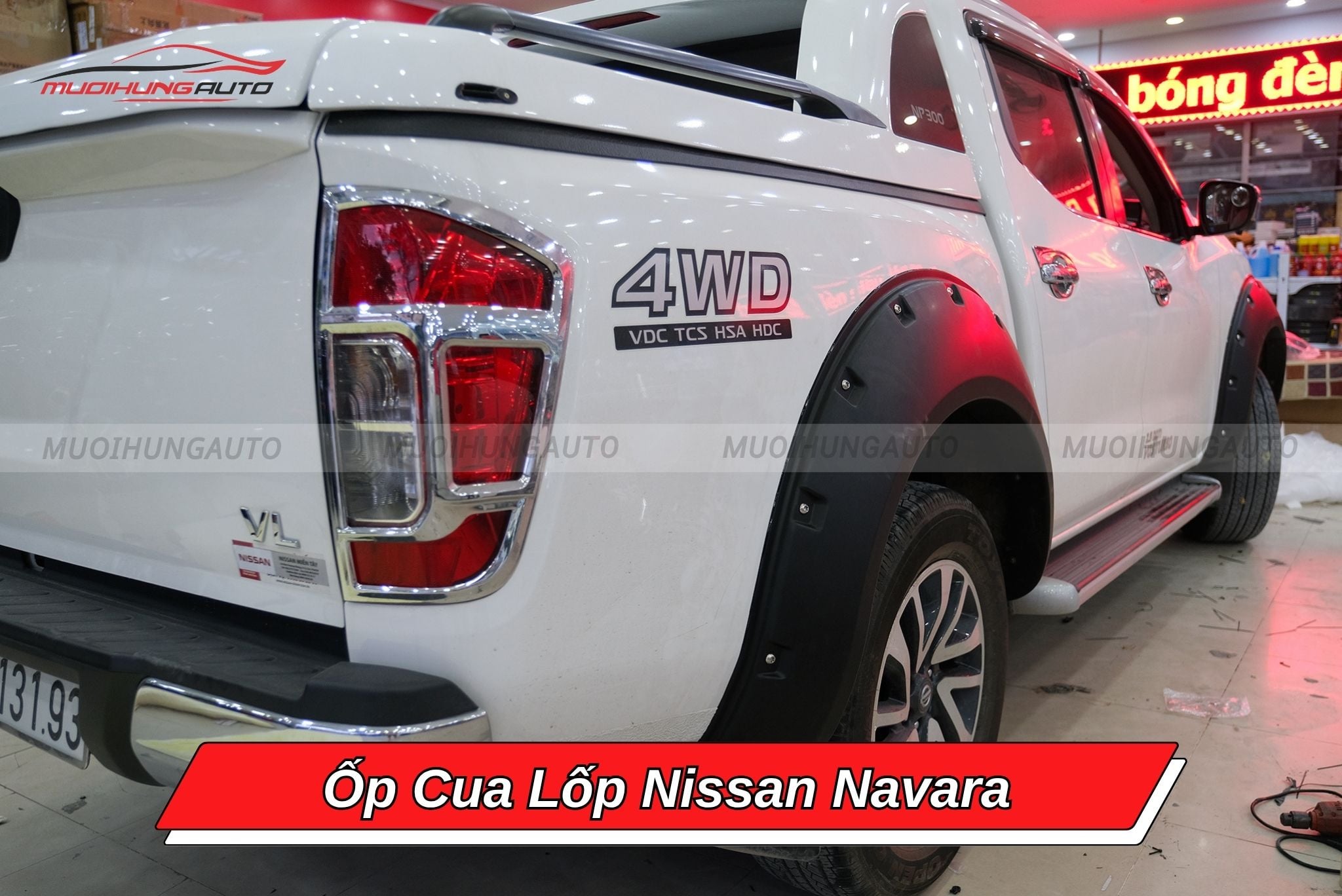 Ốp cua lốp xe Nissan Navara