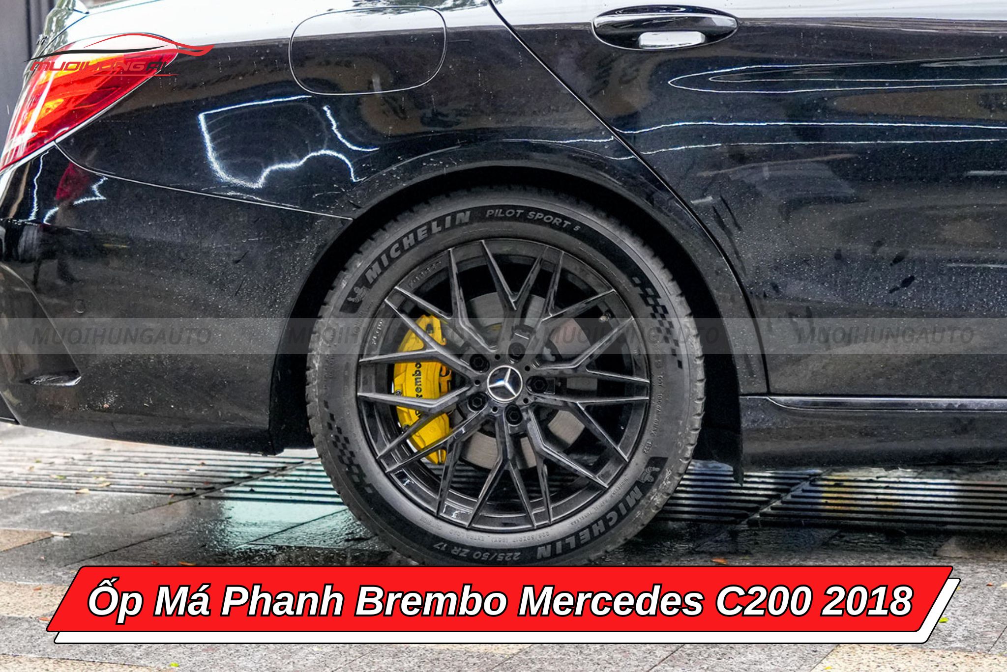 Ốp heo dầu Brembo Mercedes C200 2018