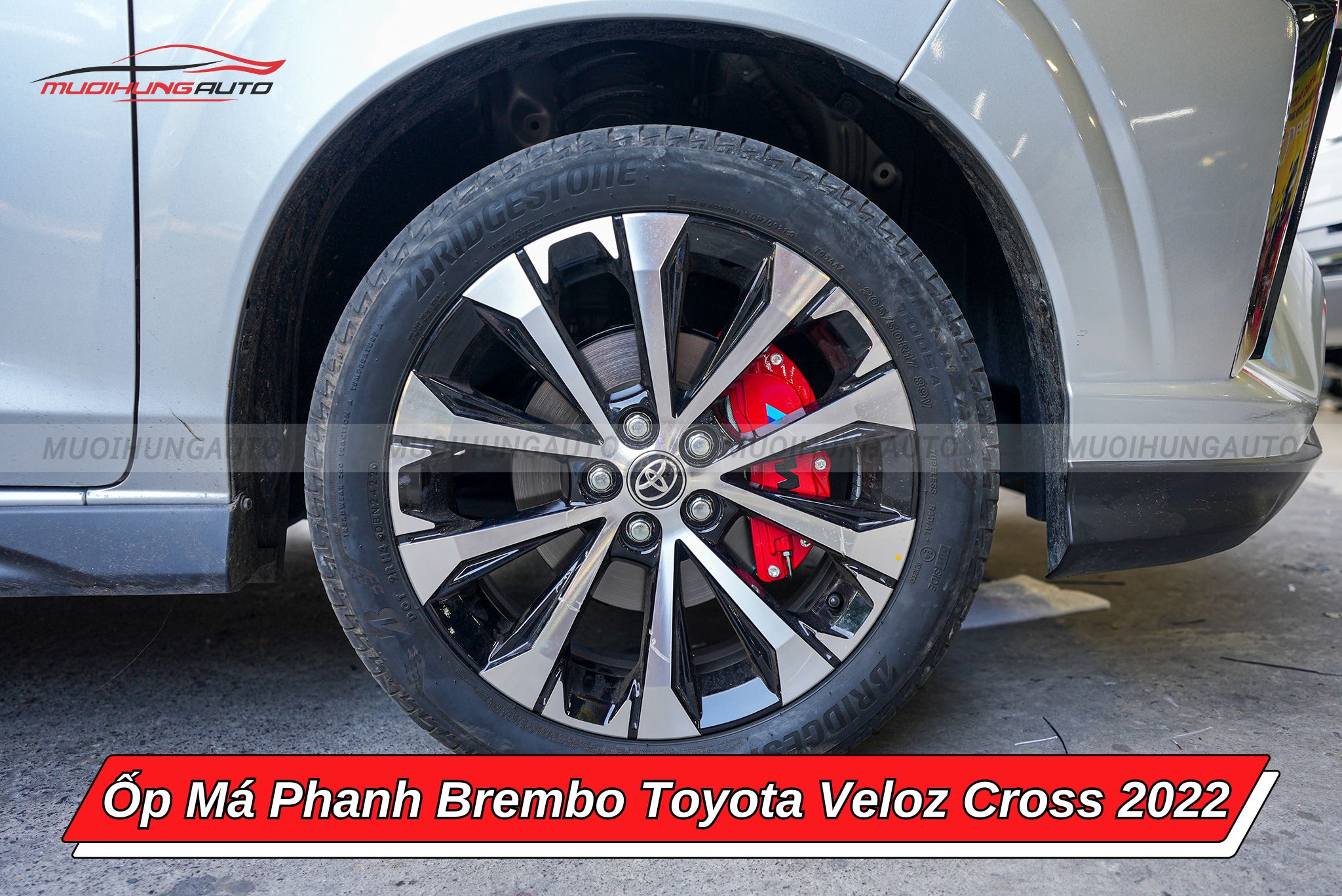 Ốp heo dầu Brembo Toyota Veloz Cross 2022