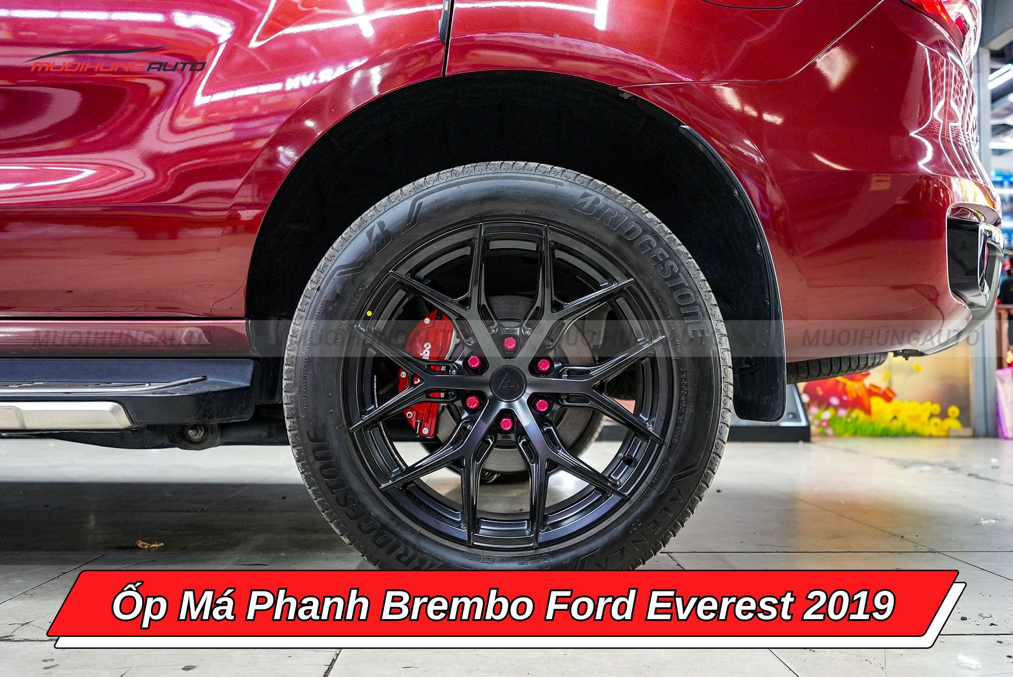 Ốp heo dầu Brembo xe Ford Everest 2019