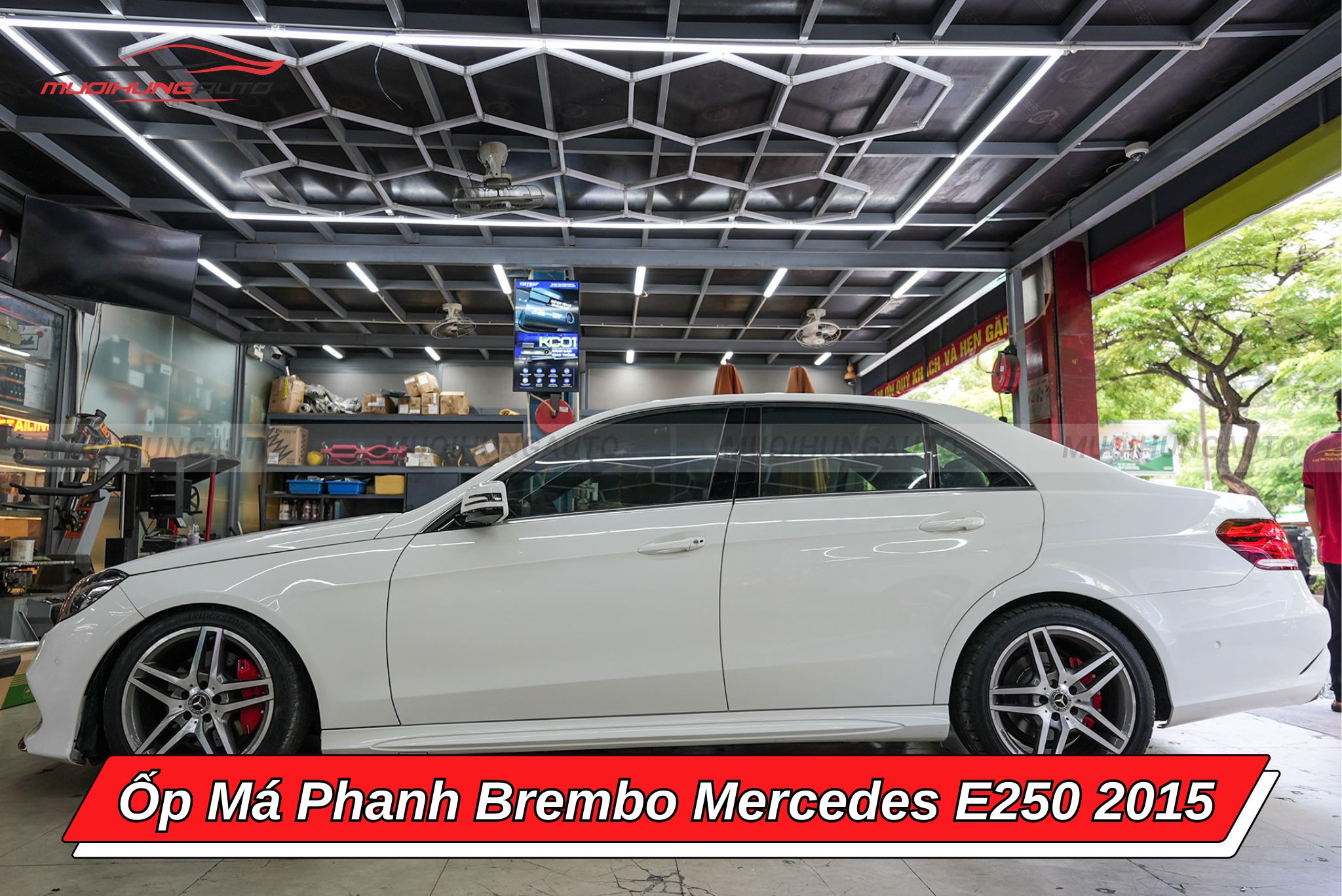 Ốp má phanh Brembo cho xe Mercedes E250 2015