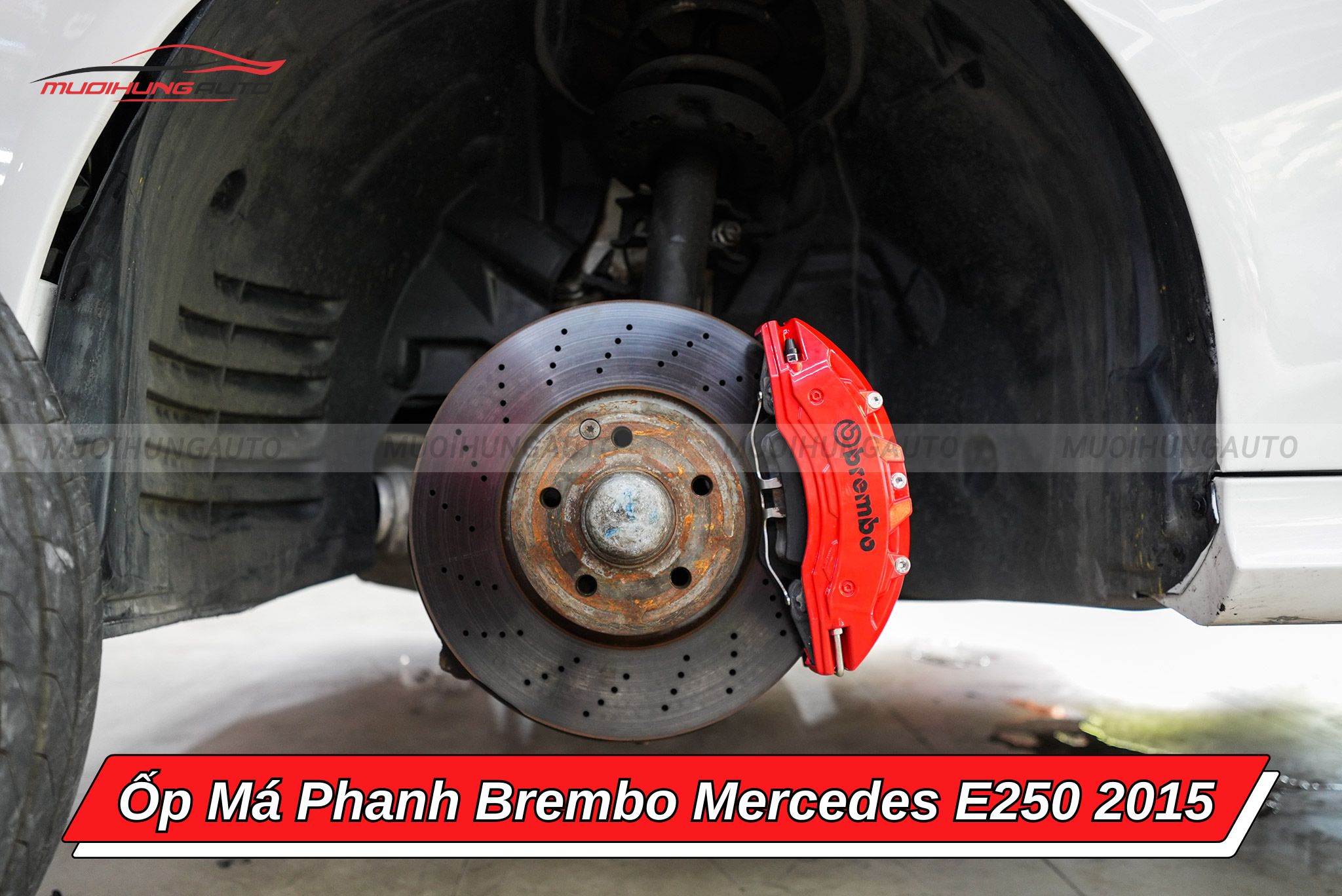 Ốp phanh Brembo Mercedes E250 2015