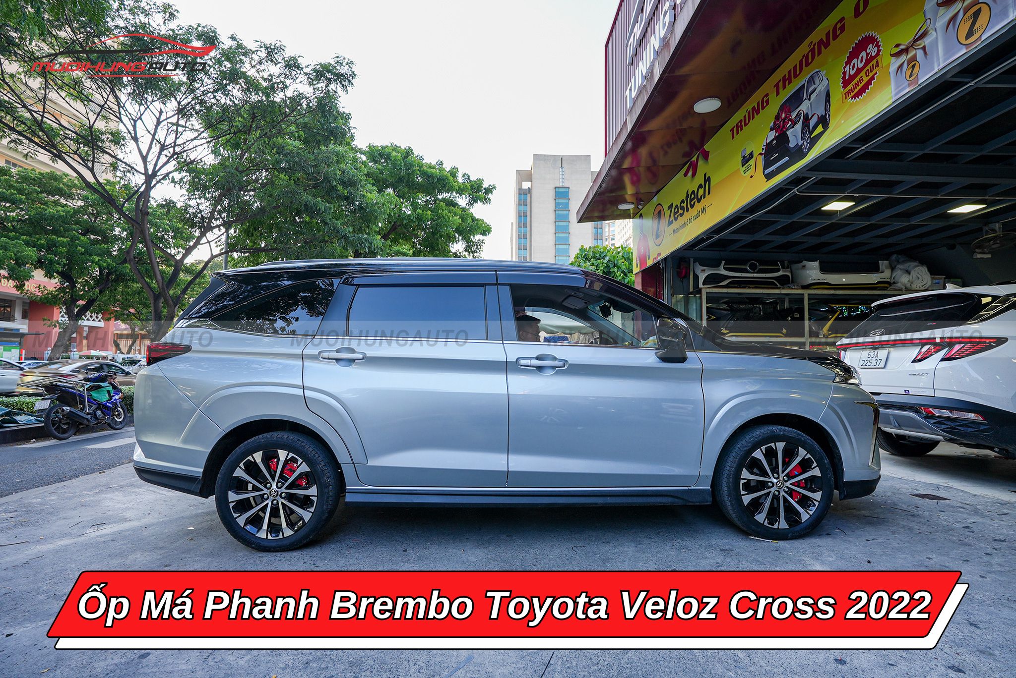 Ốp phanh Brembo Toyota Veloz Cross 2022