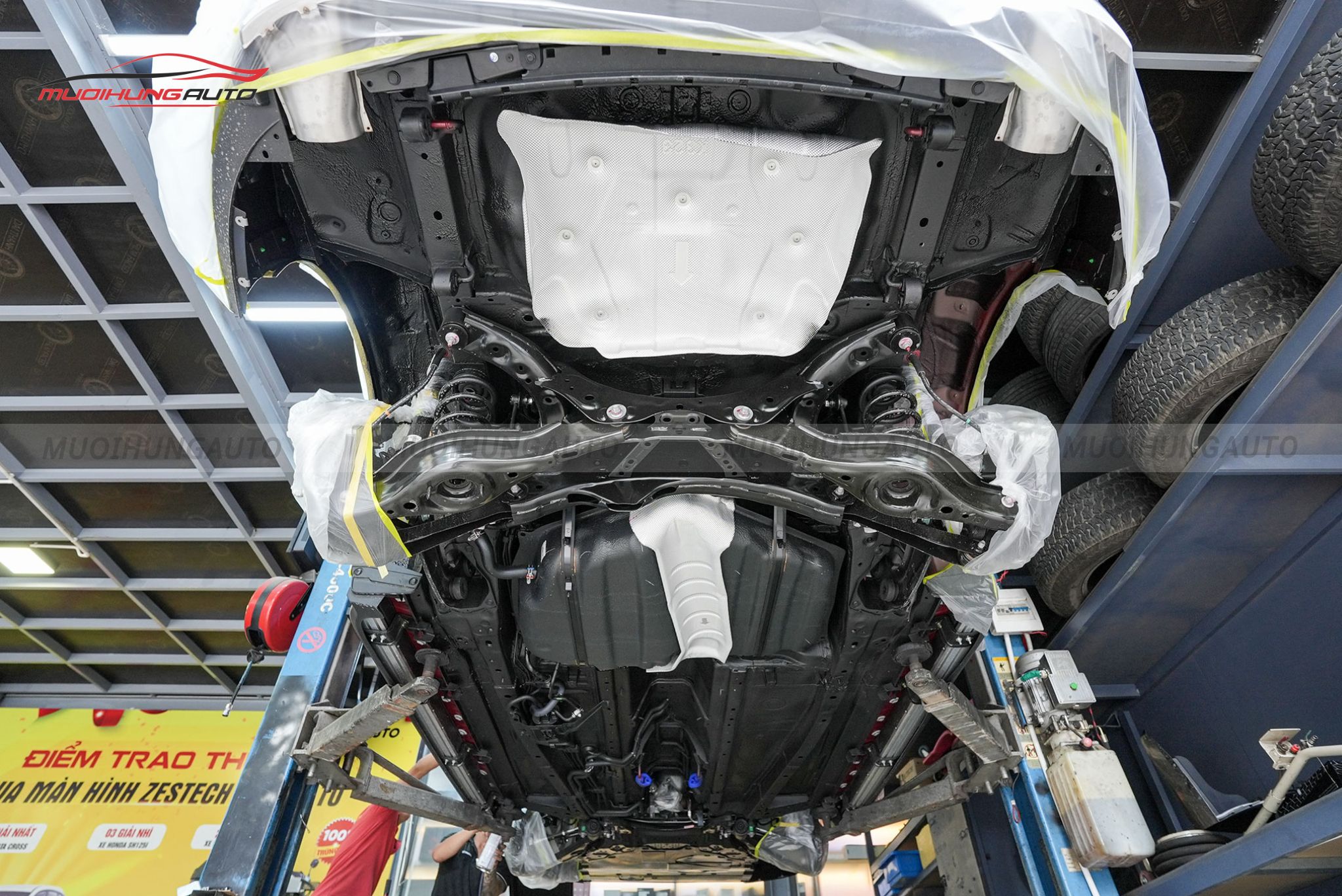 Phủ gầm xe ô tô Mazda CX8 2023