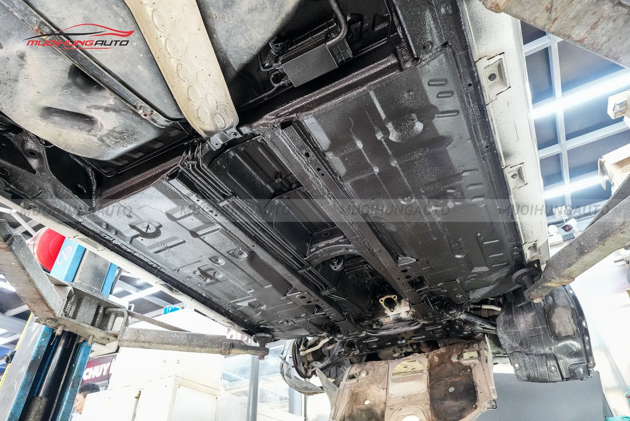 Xịt phủ gầm xe ô tô Honda Civic 2021