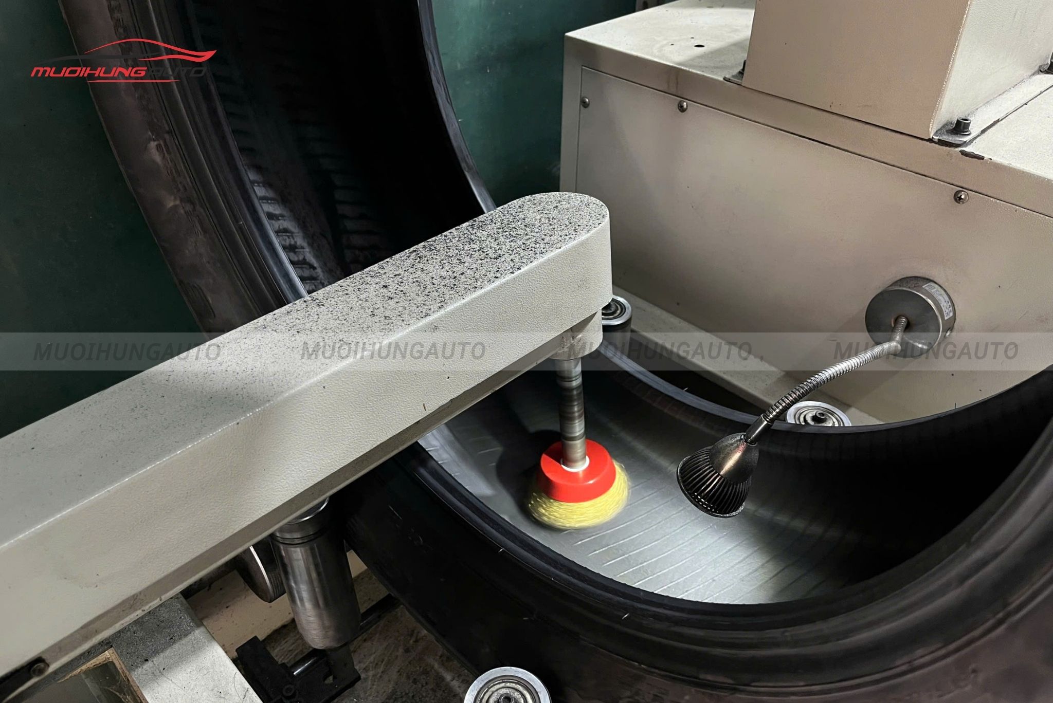 Xử lý lốp trước khi tráng