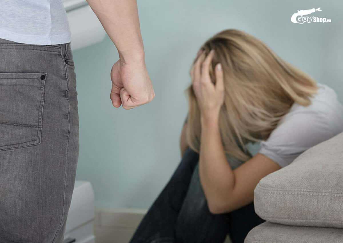 Bạo lực tình dục trong hôn nhân là gì?