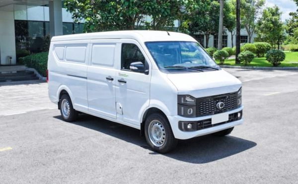 Giá xe Van điện Thaco Towner E V2.7-2S