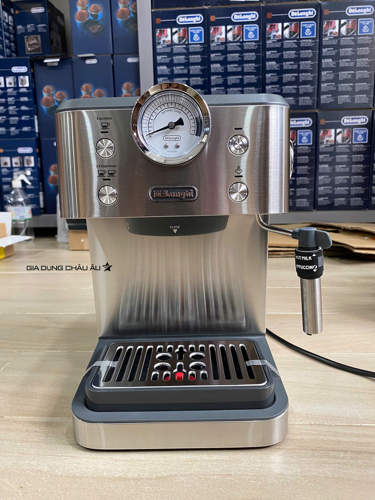 Hình ảnh thực tế máy pha cà phê chuyên nghiệp Delonghi EM450.M tại Gia Dụng Châu Âu