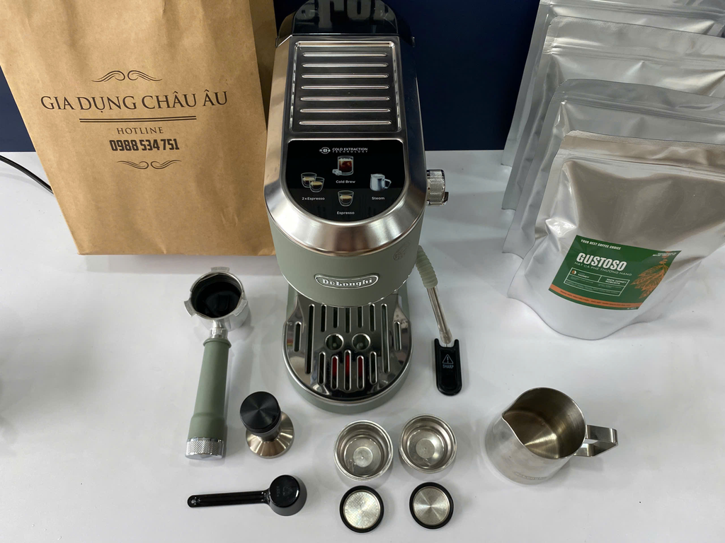Máy pha cafe tốt Delonghi Dedica EC890 GR màu xanh lá tại Gia Dụng Châu Âu