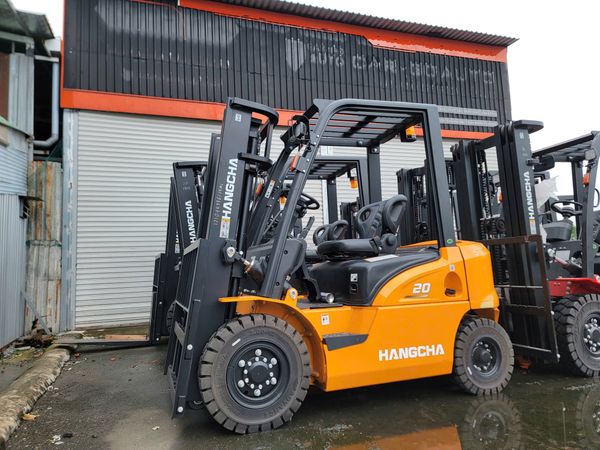 giá xe nâng dầu 2 tấn