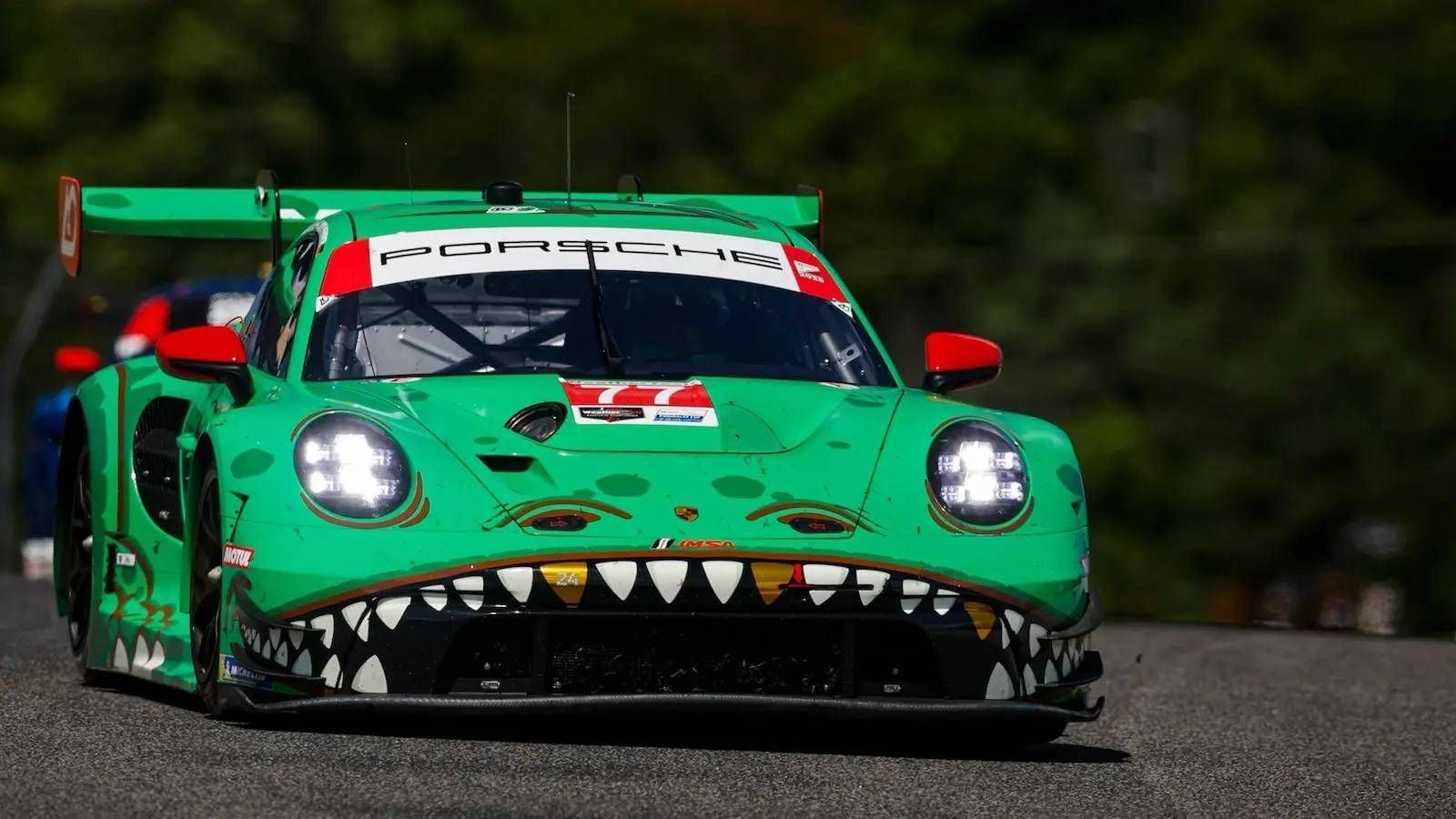 Cận cảnh thiết kế hàm răng khủng long của Rexy Porsche