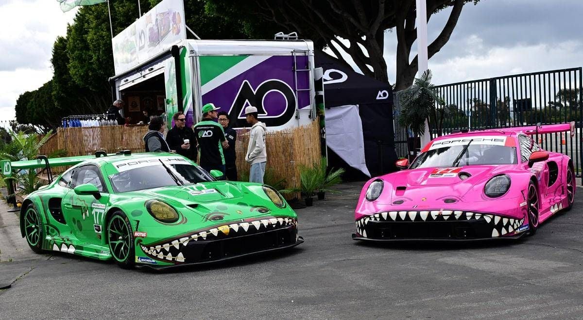 So sánh Rexy và Roxy Porsche 911 GT3 R AO Racing