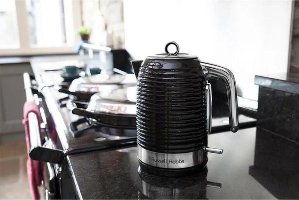 Ấm siêu tốc Russell Hobbs Inspire thiết kế màu đen sang trọng