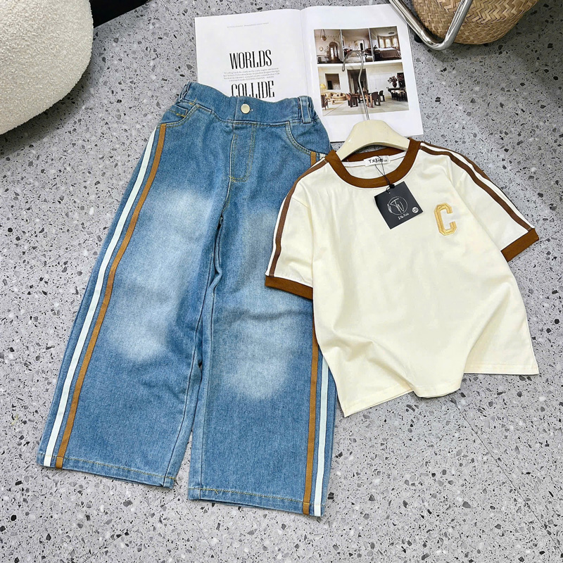 Bộ jean dài bé gái chữ C