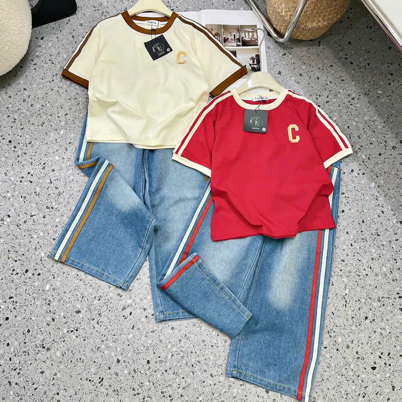 Bộ jean dài bé gái chữ C