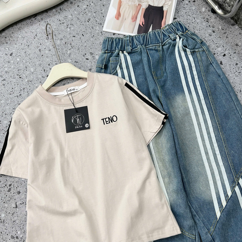 Bộ jean dài bé gái phối sọc