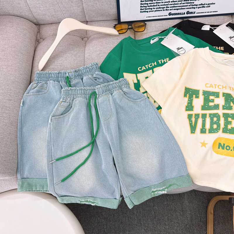 Bộ jean ngố bé gái Vibes