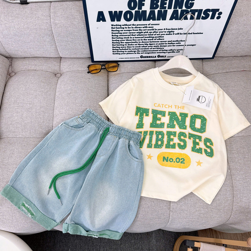 Bộ jean ngố bé gái Vibes