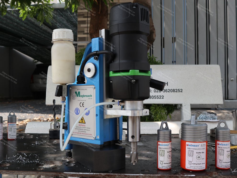 máy khoan từ đế xoay đổi lỗ khoan siêu nhanh