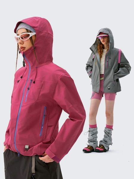 gorpcore và normcore