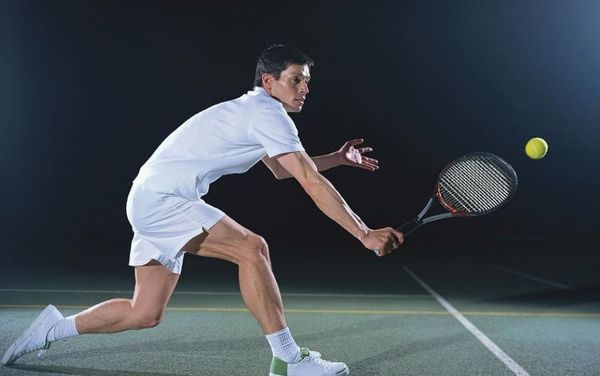 Tác động của áo tennis nam đến hiệu suất và phong độ thi đấu