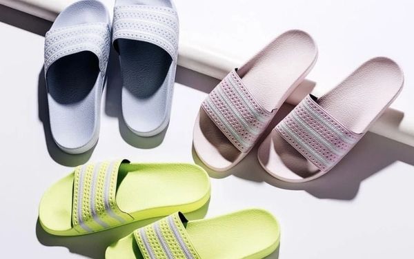 Kiểu dáng và màu sắc của dép thể thao nữ