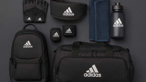 Bộ phụ kiện tập gym adidas.
