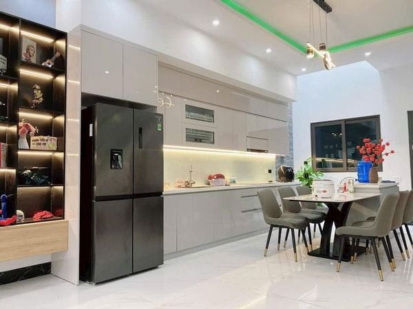 tủ bếp nhựa acrylic cho cho chung cư TPHCM