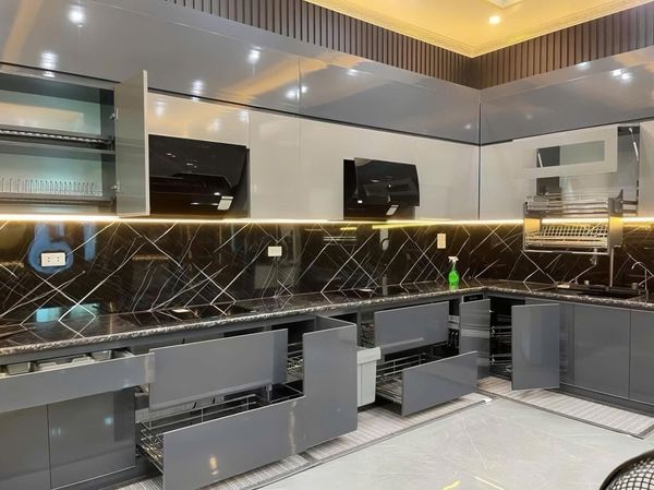 Tủ bếp nhựa acrylic tiện nghi